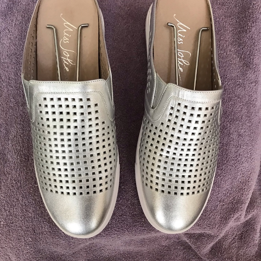 Women's size 10/41 Miss Sofie slip on shoes